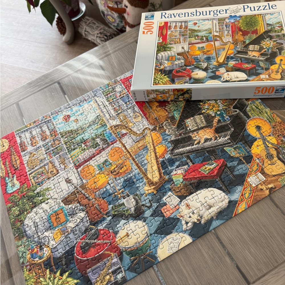 Ravensburger Vibrant Musical Room Puzzle - Picture 4 of 4